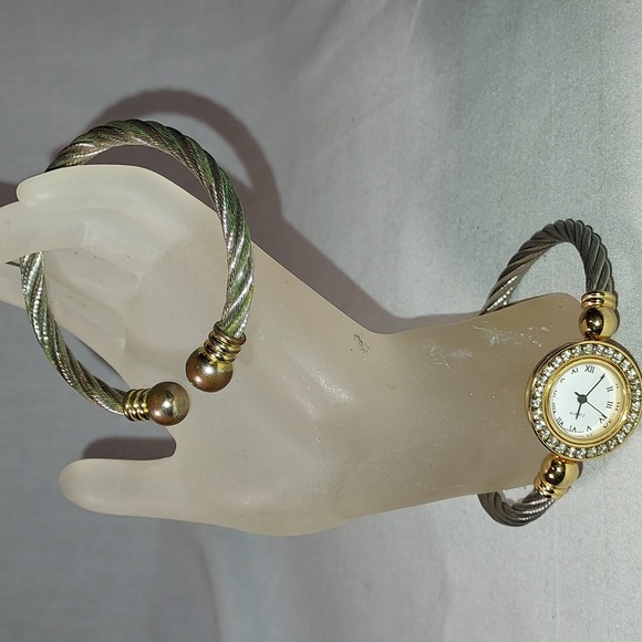 Vintage Avon Watch Silver & Gold Twist Design With Rhinestones Matching Bracelet - Picture 9 of 10